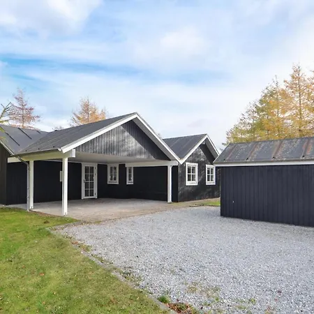 In With 4 Bedrooms, Sauna And Wifi Feriehus Glesborg